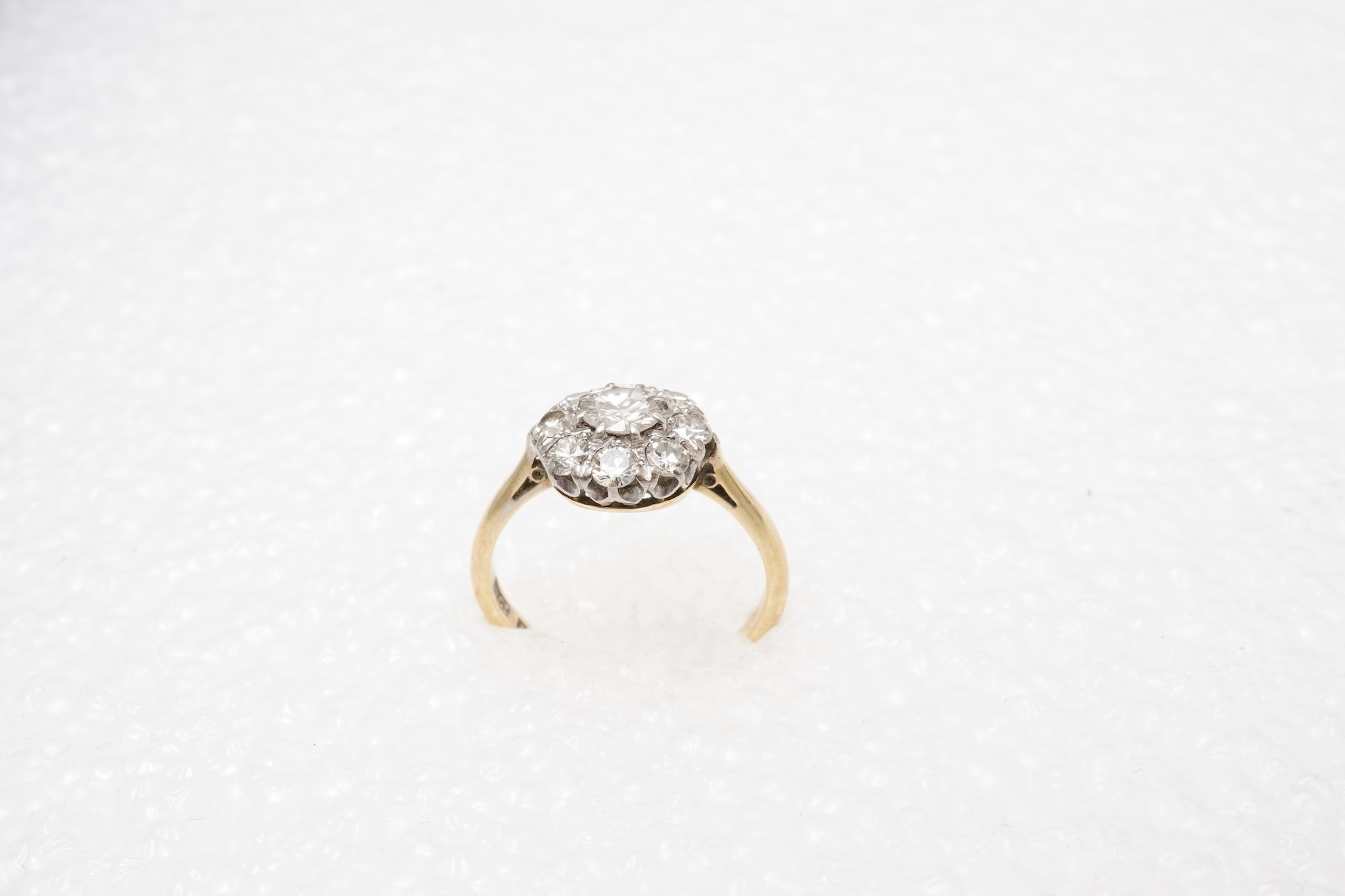 A diamond cluster ring